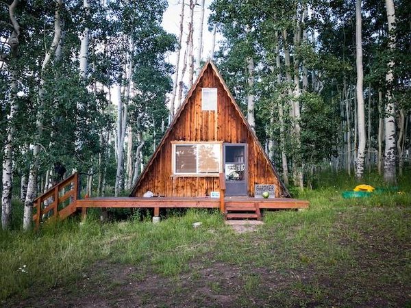 Découvrez les hébergements insolites disponibles dans votre camping en Corrèze?
