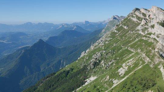 Les expériences de camping inoubliables en Auvergne – Choisissez le Camping l’Europe de Murol